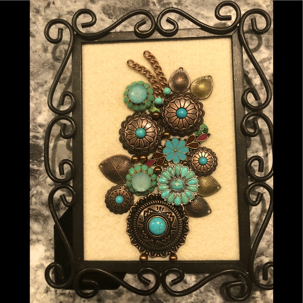 FRAMED JEWELRY ART COLLAGE IN VINTAGE FILIGREE FRAME HANDMADE UNIQUE OOAK 🎁